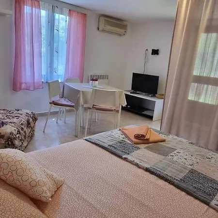 Apartamento App Maria 3 *