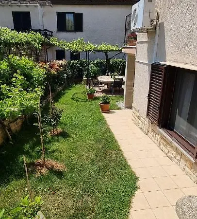 Apartamento App Maria 3 *